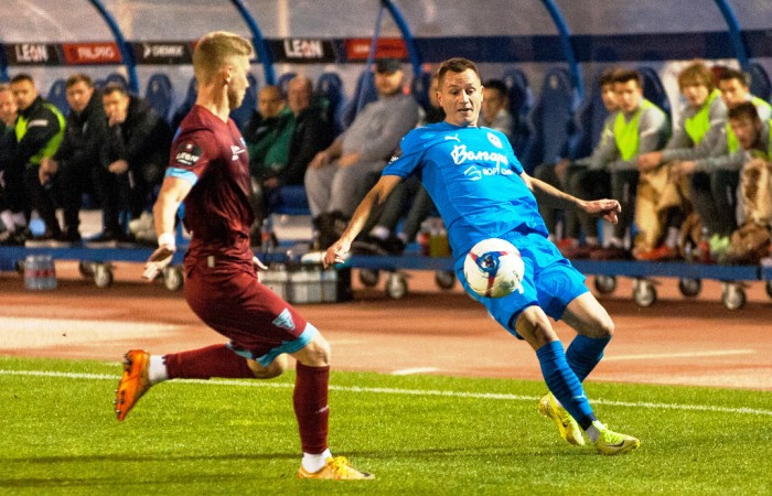 Астраханский «Волгарь» добился третьей «сухой» победы подряд и поднялся на второе место