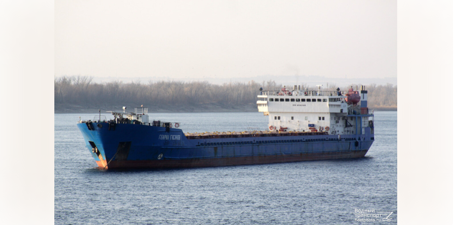 Следовавший в Иран сухогруз «Генрих Гасанов» сел на мель в Астрахани 