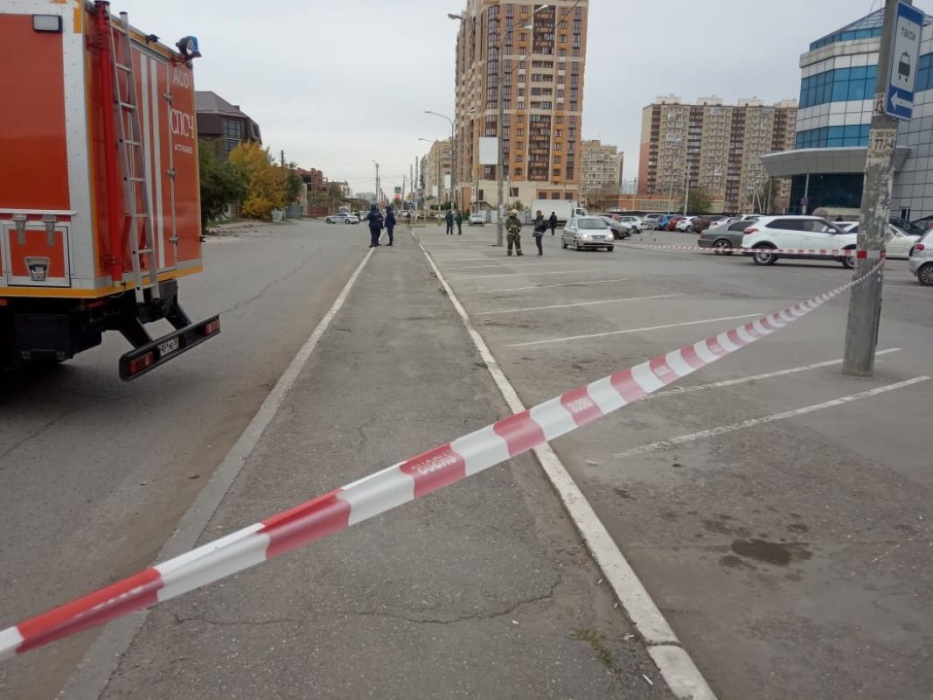 Напротив "Алимпика" в Астрахани из-за обрушения здания перекрыли движение