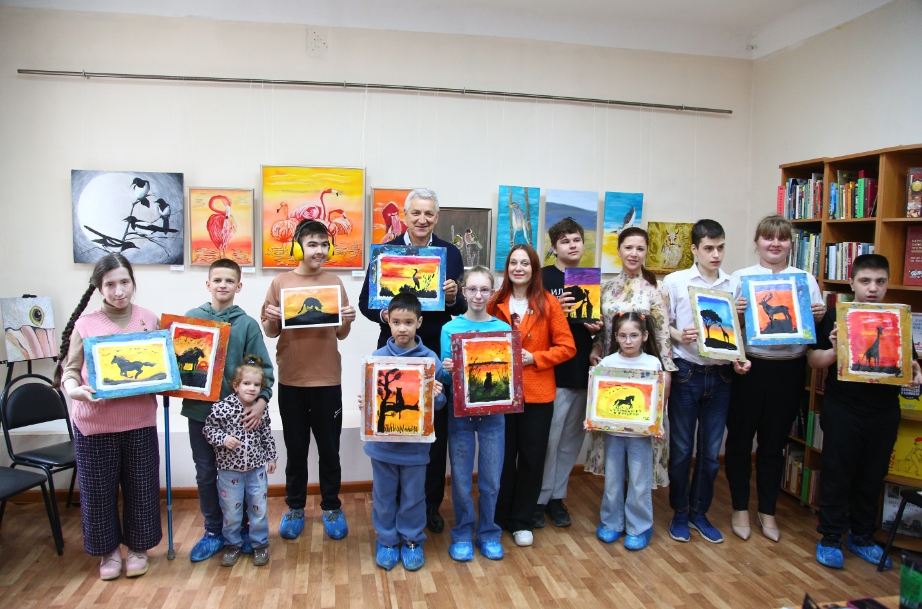 Депутат Госдумы РФ Леонид Огуль запустил новый благотворительный проект для особенных детей «Рисуем возможности»