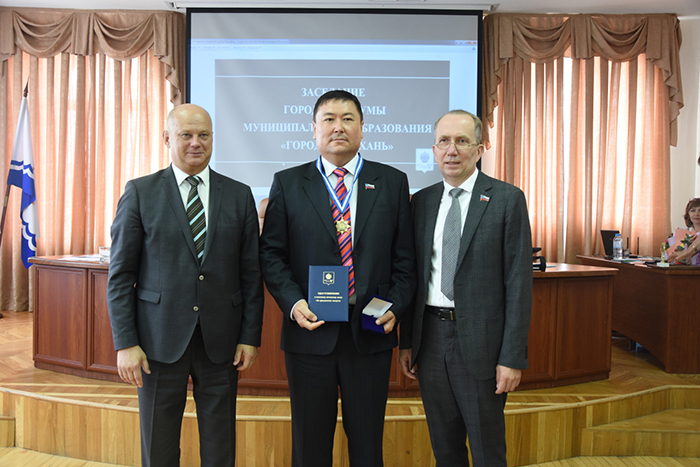 Депутат Гордумы Астрахани Фархад Туктаров награжден почетным знаком «За гражданские заслуги»