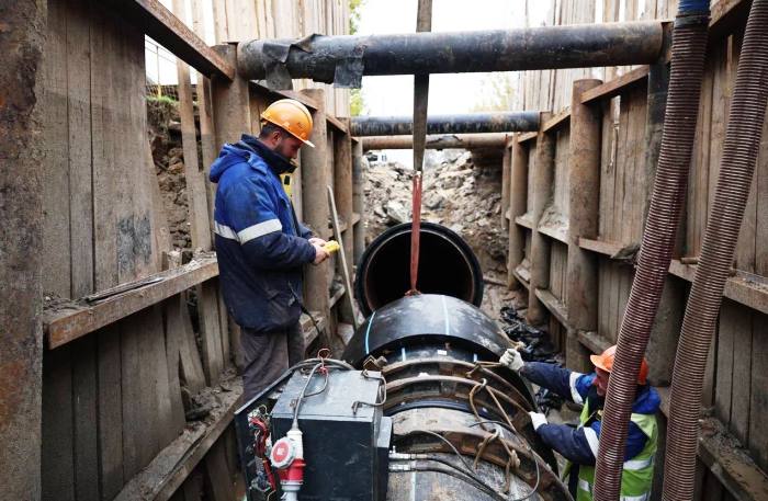 В Астрахани еще на трех участках коммунальных сетей завершился капитальный ремонт