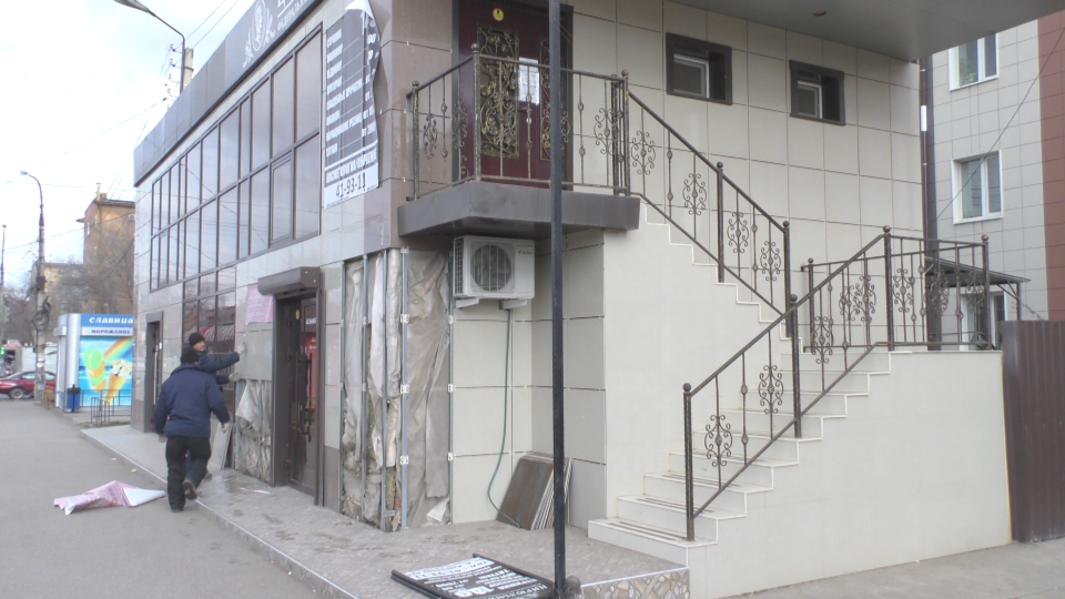 В Ленинском районе Астрахани разбирают магазин