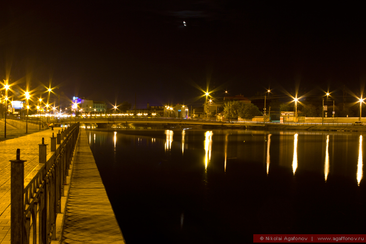 В Астрахани автомобиль съехал в Приволжский затон