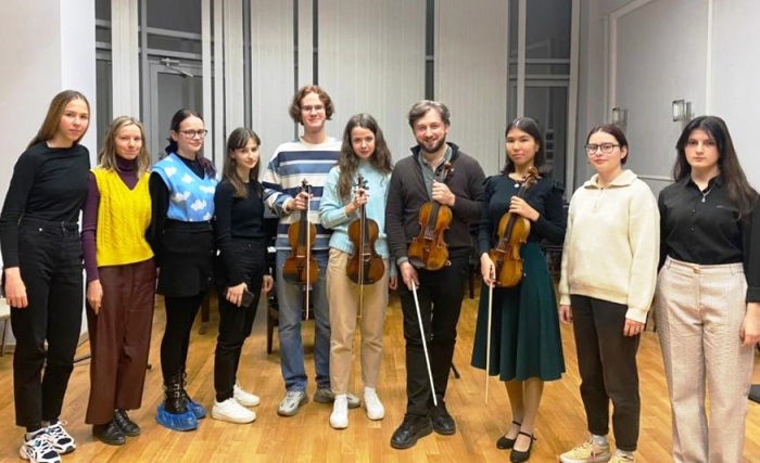 Московский скрипач дал мастер-класс в Астраханском музыкальном колледже