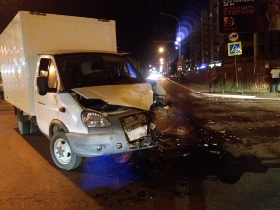Напротив ТЦ "Алимпик" смертельная авария: ГАЗель не пропустила мотоцикл