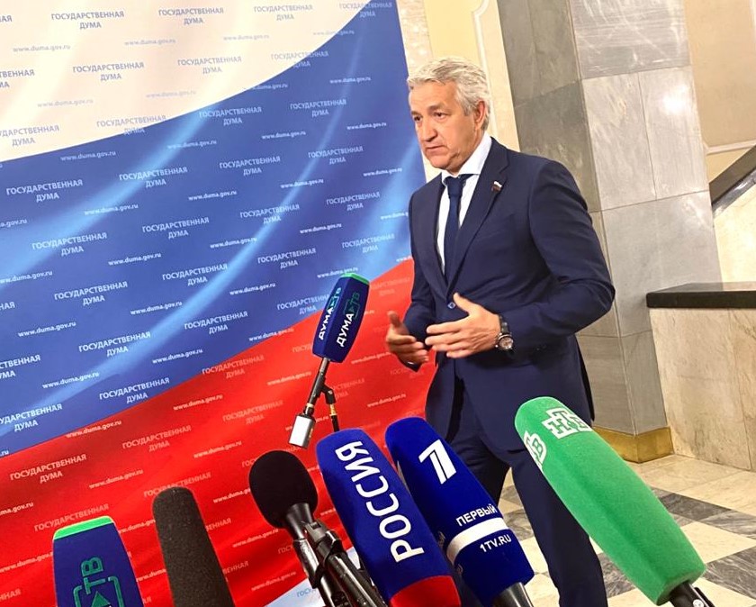 Леонид Огуль: об идее прогрессивного налога для богатых и передаче денег больным детям