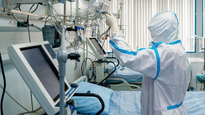 От коронавируса скончался еще один астраханец, коэффициент распространения заразы вырос