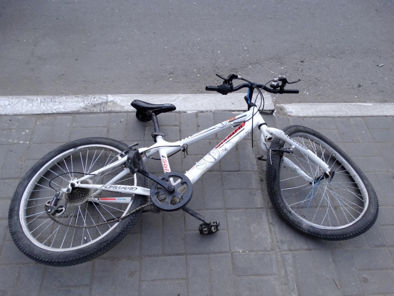 В Астрахани 11-летний велосипедист попал под машину