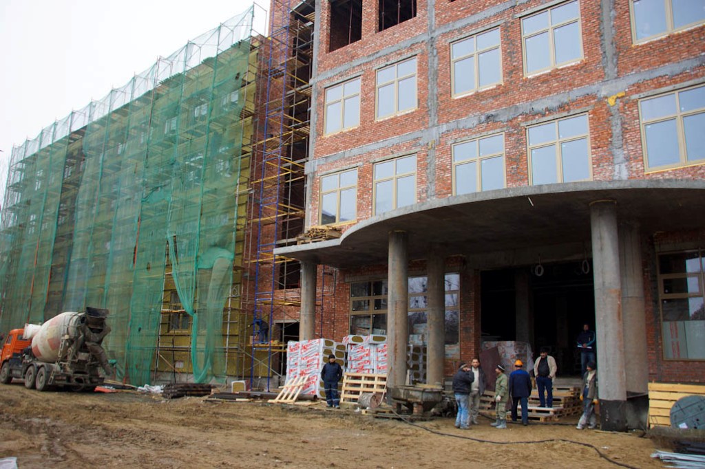 Строительство 55-ой школы в Астрахани обошлось бюджетам города и области в 350 млн 