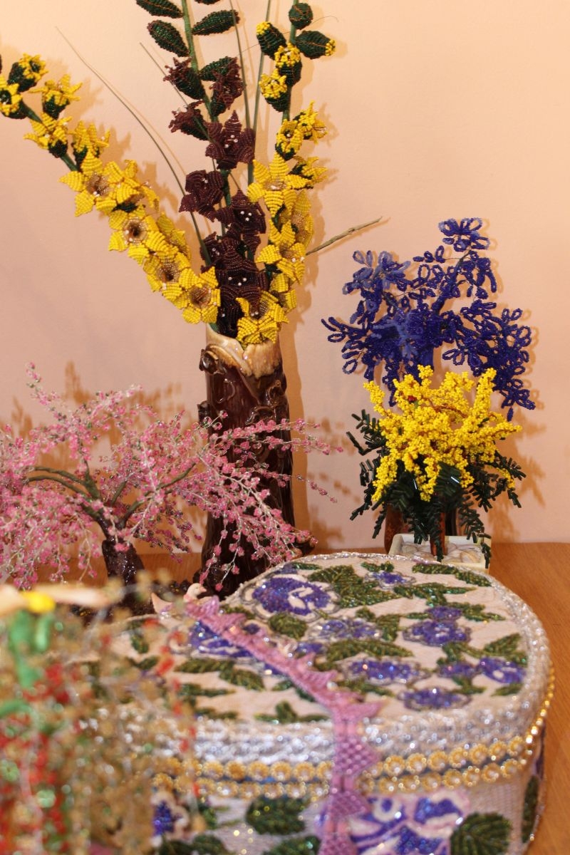 В Доме ремёсел открылась выставка работ из бисера «Весенние мотивы» 