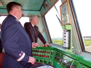 КОСМЕТИЧЕСКАЯ ПОЕЗДКА. Маркелов проехался на поезде в поисках мусора