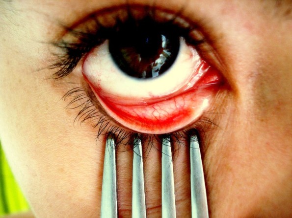 Астраханка в ходе ссоры воткнула оппоненту вилку в глаз