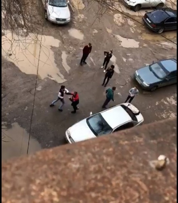 Массовые разборки в Астрахани. Мужчина бросался с топором