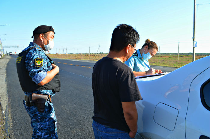 Судебные приставы и сотрудники ГИБДД устроили массовую облаву на астраханских водителей