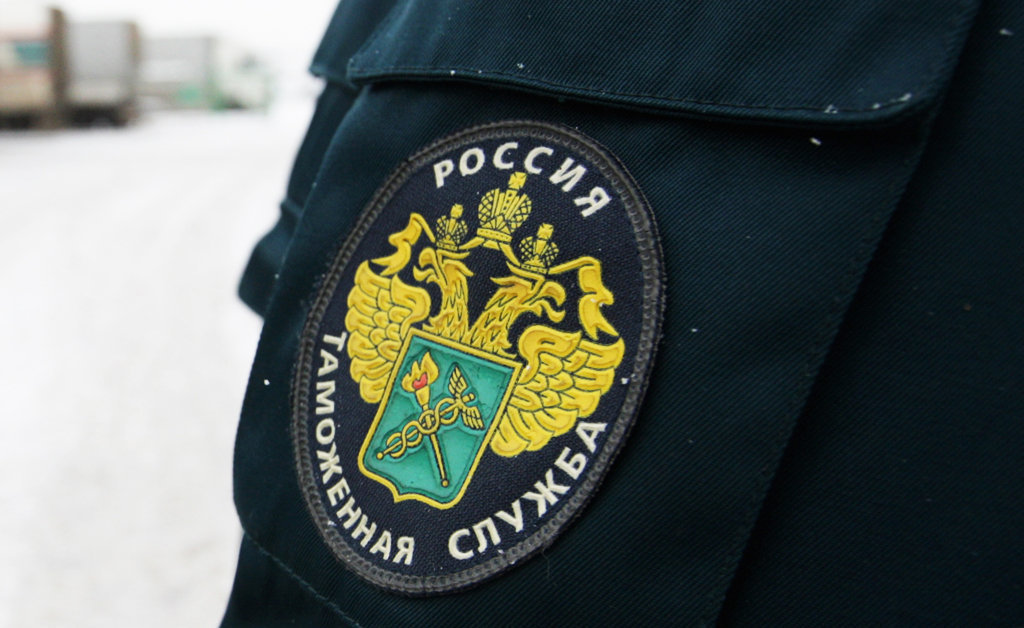Сотрудники астраханской таможни попались на взяточничестве