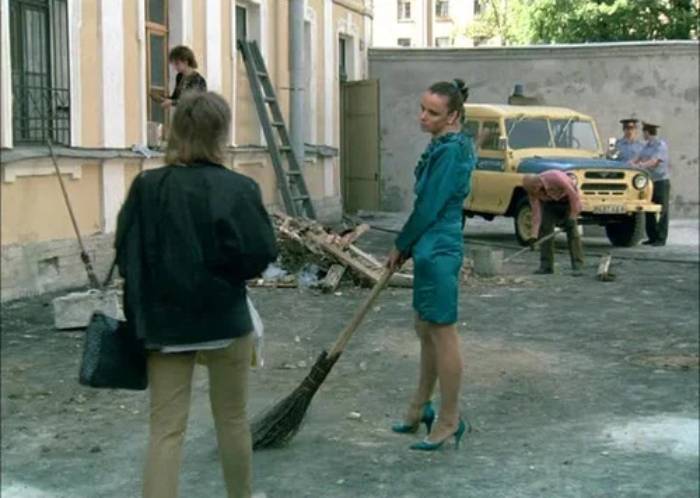 Под Астраханью директора МУПа отправили мести улицы за злостное неисполнение решения суда