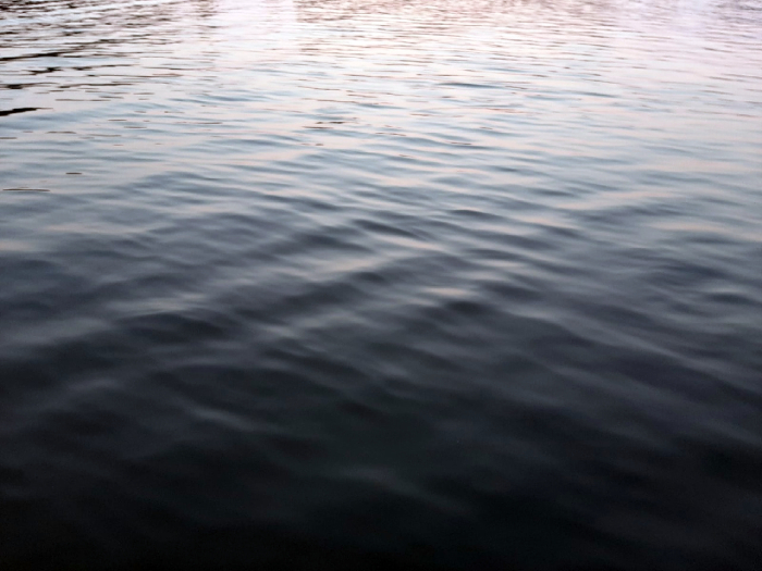 Водолазы извлекли из Волги тело утонувшего астраханца