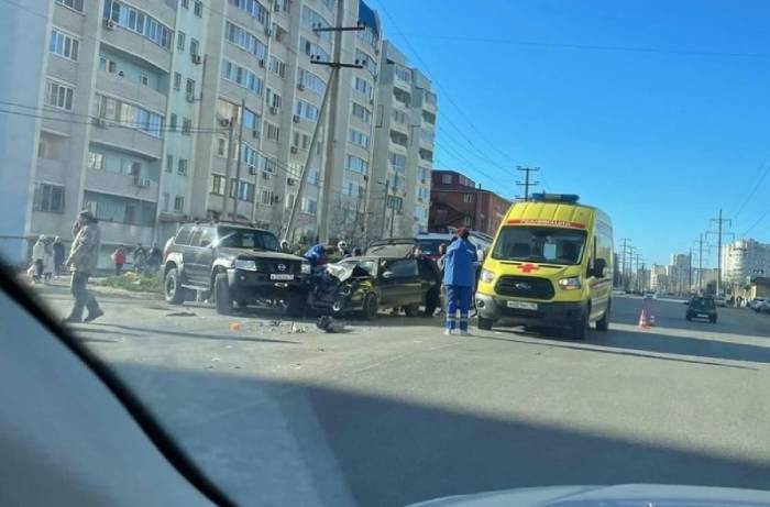 Астраханские водители «обновили» отремонтированную улицу Куликова аварией