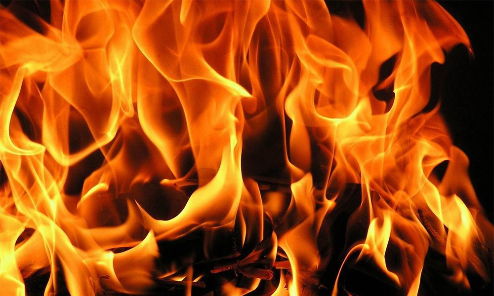 На пожаре в Астраханской области погибли два человека