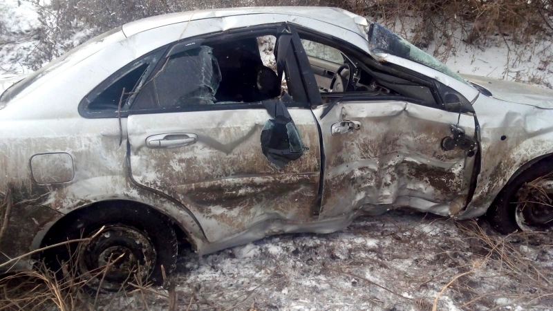 Под Астраханью опрокинулась иномарка: пассажирка госпитализирована