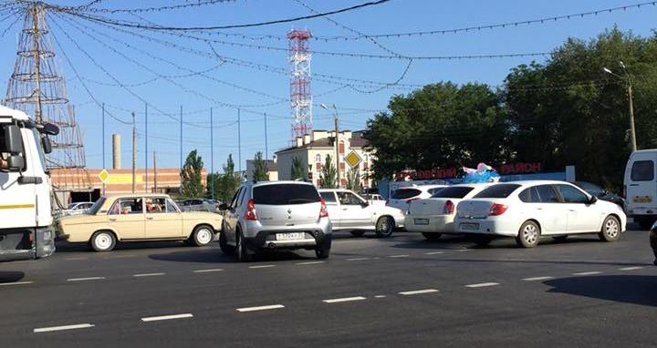 Астраханец предложил, как избавиться от пробок на Мостстрое в вечерний час пик