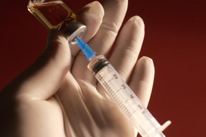 Медсестра - опытная, ошибка введения препарата - странная. Какую инъекцию ввели астраханцу перед его смертью в коридоре поликлиники