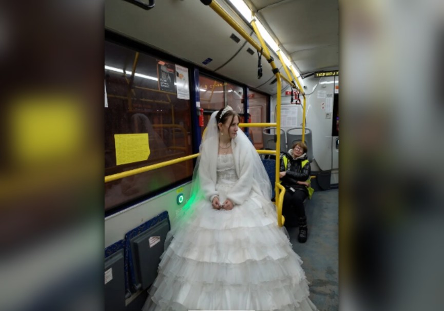 Астраханский синий автобус помог «украсть» невесту