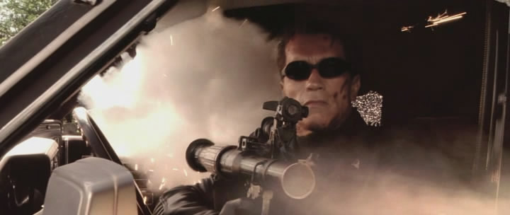 В Астрахани 20-летний парень открыл стрельбу из машины средь бела дня 