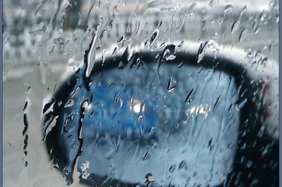 Дождь взвинтил цены на такси в Астрахани
