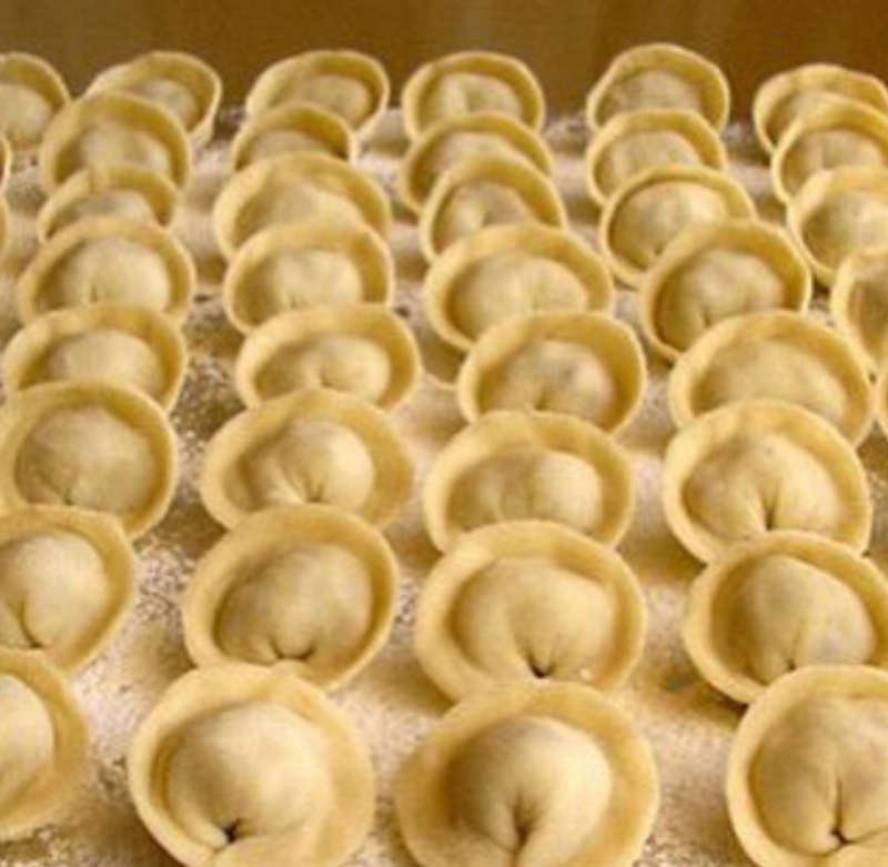 В Астраханской области уничтожили 10 кг пельменей без документов