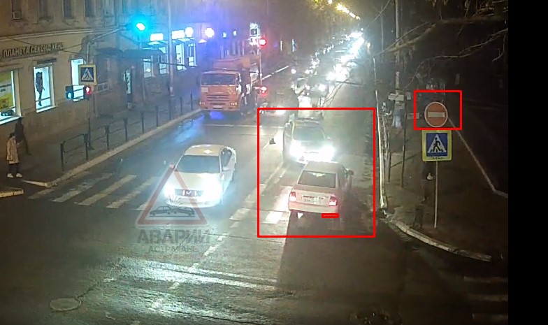 В центре Астрахани доблестная ДПС проучила водителя легковушки: видео