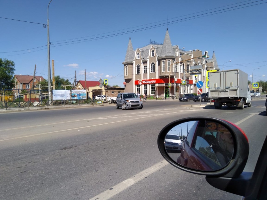 Утром в Астрахани произошла серьезная авария