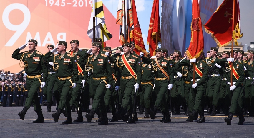 Владимир Путин сообщил о переносе парада Победы