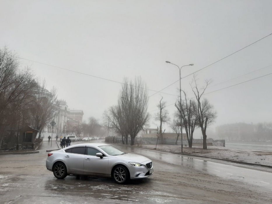 В Астрахани ледяной дождь устроил больше полусотни аварий