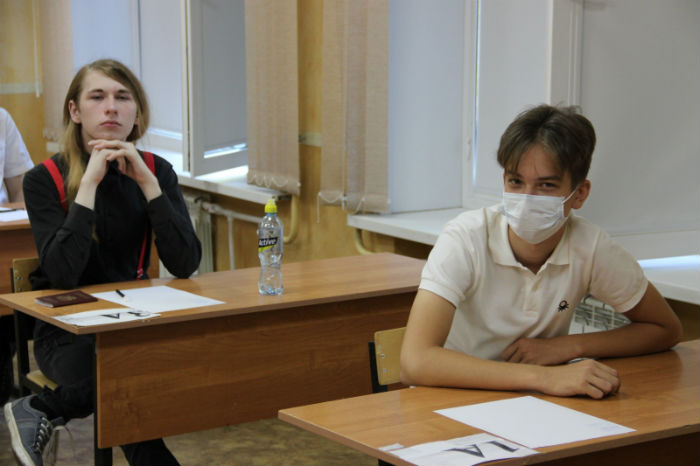 Астраханские школьники сдали первый ЕГЭ