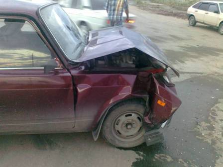 Под Астраханью столкнулись два автомобиля