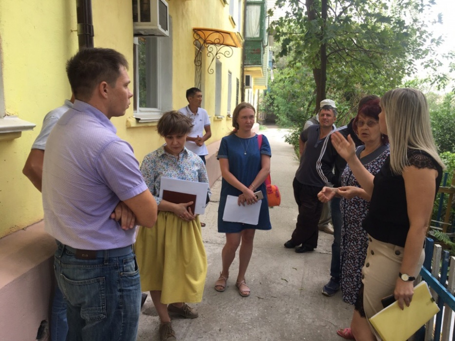 Водосток топит балконы, отмостки не досчитались - астраханцы жалуются на качество капитального ремонта