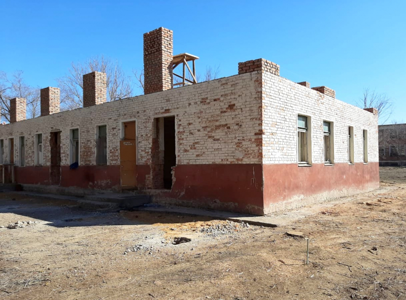 В Астраханской области гастарбайтеры незаконно строят туристический комплекс