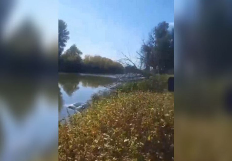 Три юных астраханца угнали авто, покатались и утопили его в реке