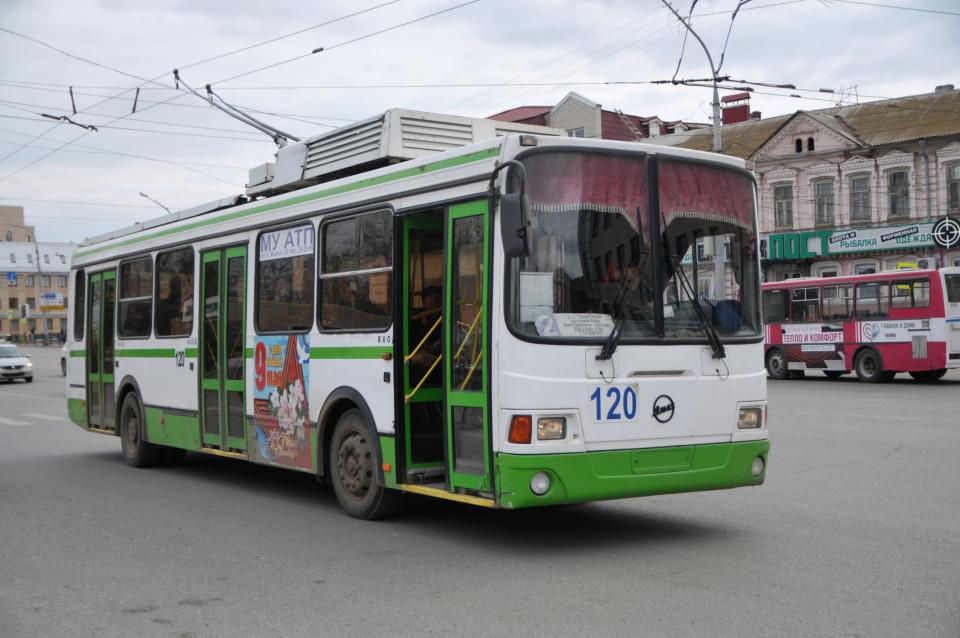 В Астрахани 8 и 9 мая троллейбусы для ветеранов будут бесплатными
