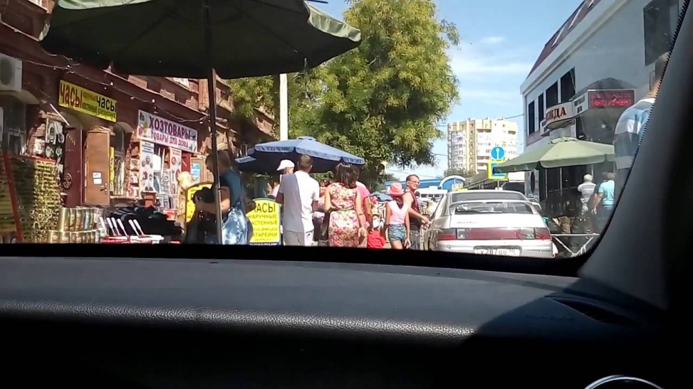 Астраханцы просят оставить рынок "Большие Исады" пешеходным