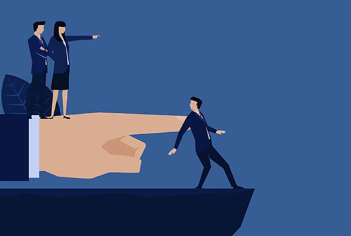 Астраханцам угрожают увольнением за отказ вакцинироваться