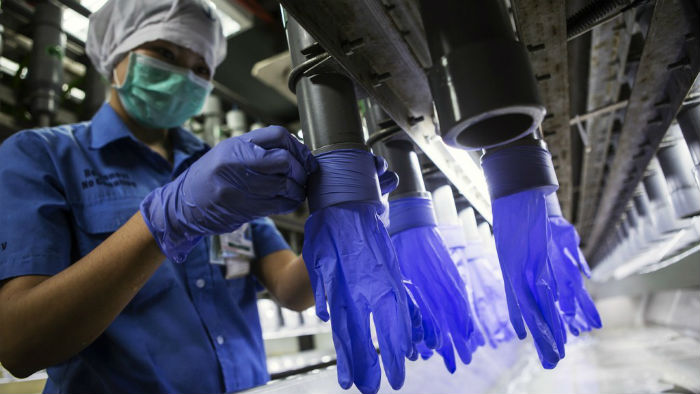 В Астраханской области планируют построить завод по производству 440 млн пар медицинских перчаток