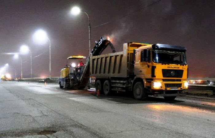 В Астрахани приступили к ночной ремонтной операции на Новом мосту