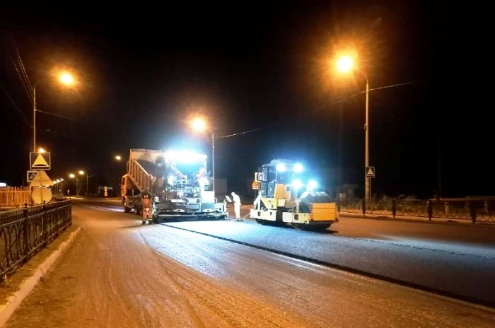 В Астрахани на улице Адмирала Нахимова уложили более 46 тысяч квадратных метров асфальта 