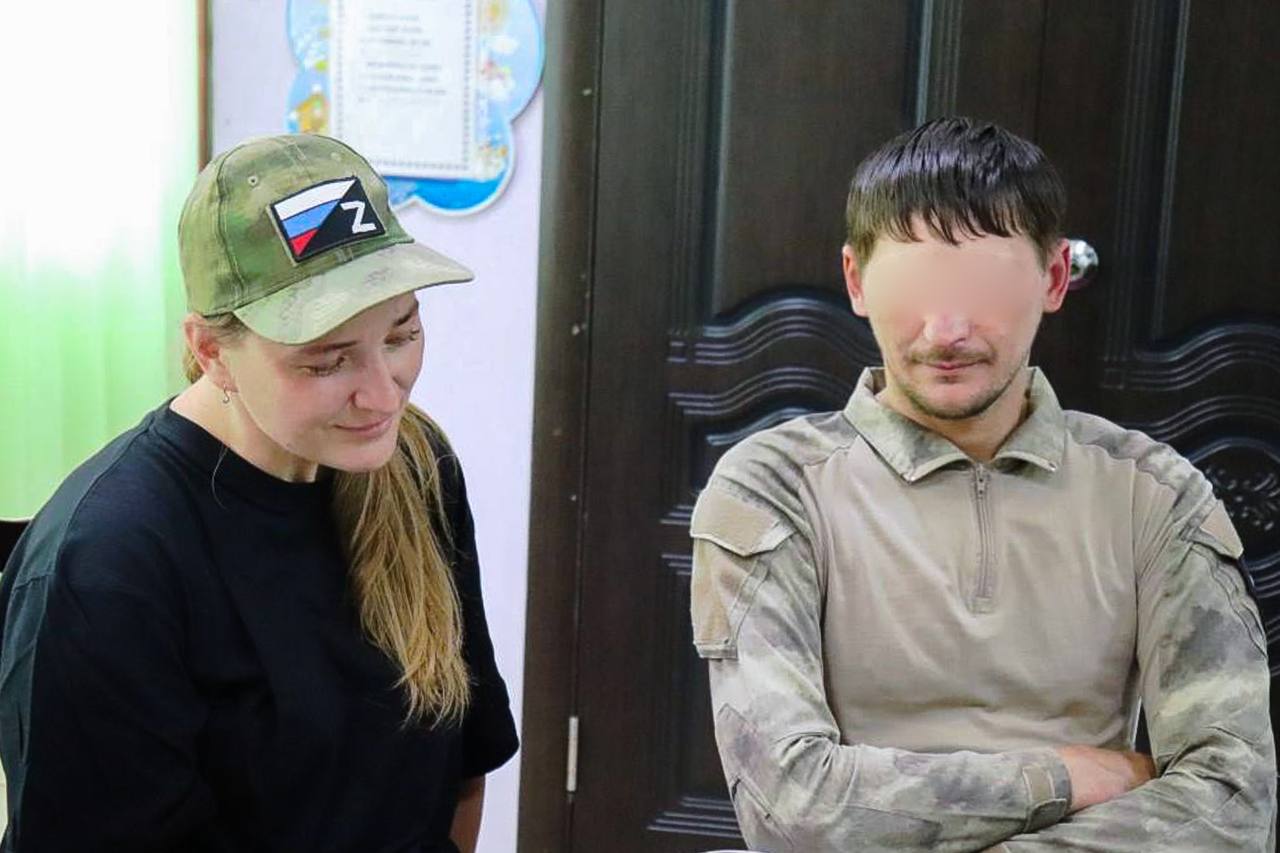 Астраханские дети-сироты передали бойцам СВО письма и талисманы 