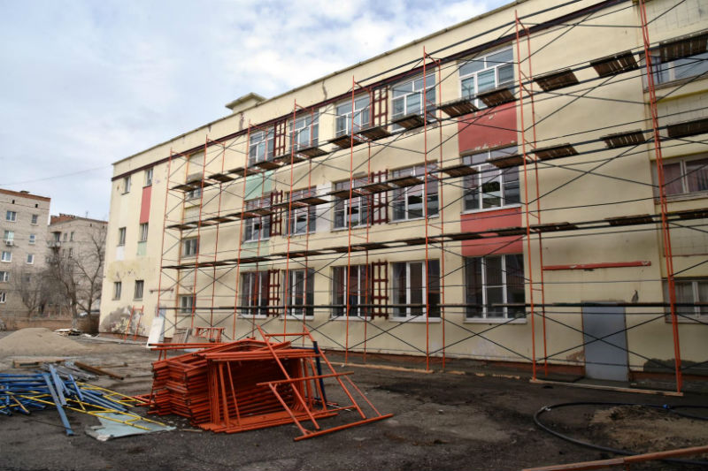 Глава горадминистрации проинспектировал ход работ в СОШ №58