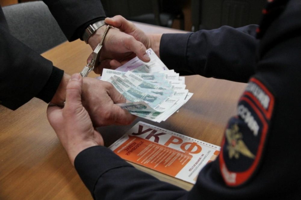 Астраханец решил договориться с полицейским за 30 тысяч рублей