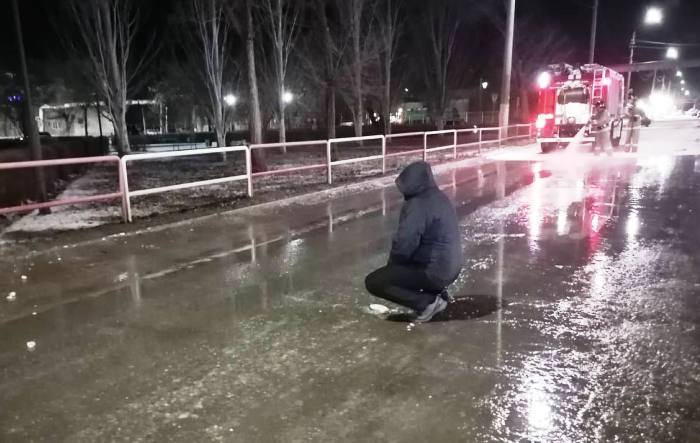 Пьяный астраханец насмерть сбил своего приятеля, отдыхавшего после драки 